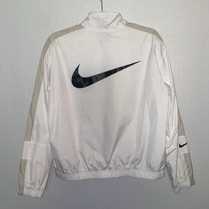 NIKE Windbreaker
